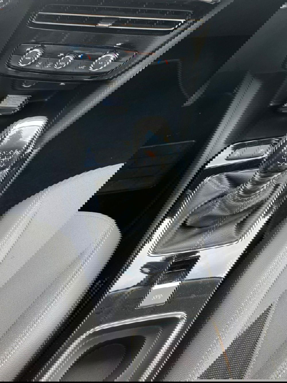 Opel Mokka usata a Milano (17)