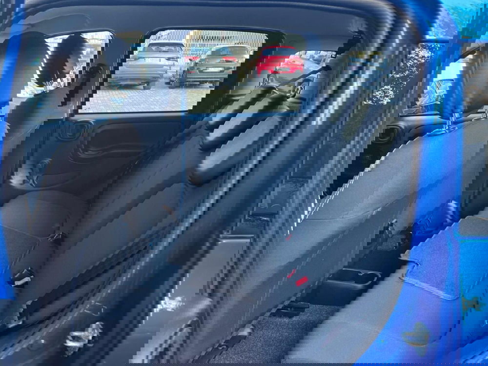 Fiat Panda Cross nuova a Milano (14)