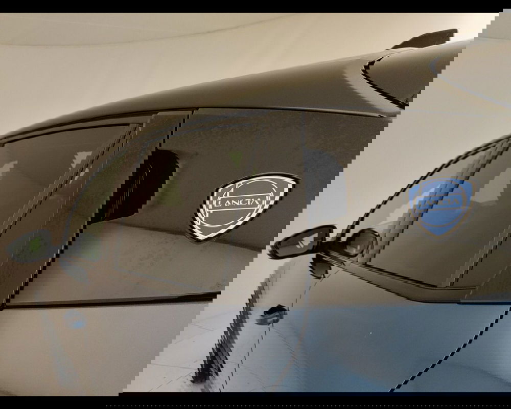 Lancia Ypsilon usata a Caserta (13)