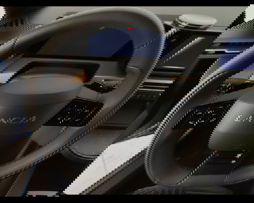 Lancia Ypsilon usata a Caserta (20)