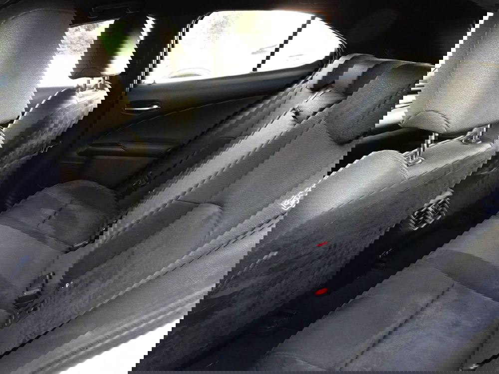 Lexus UX usata a Treviso (10)