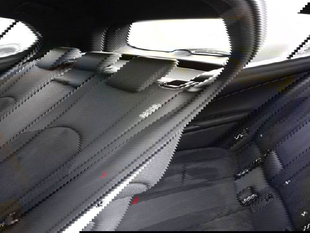 Lexus UX usata a Treviso (11)