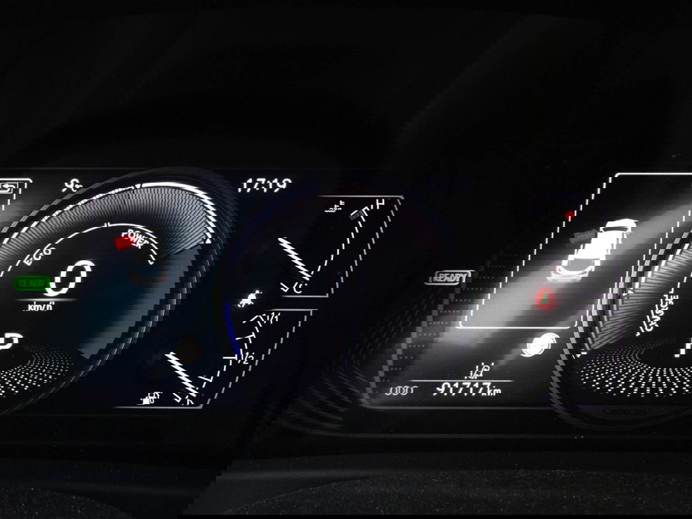 Lexus UX usata a Treviso (13)