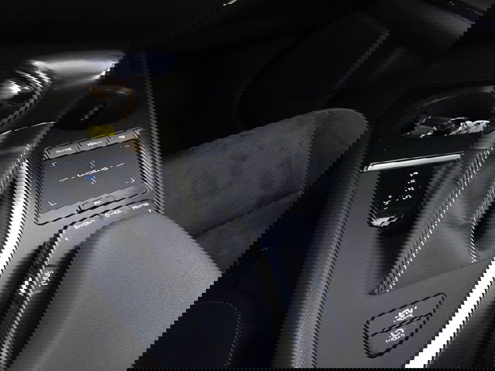 Lexus UX usata a Treviso (17)