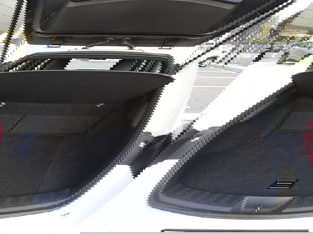 Lexus UX usata a Treviso (19)