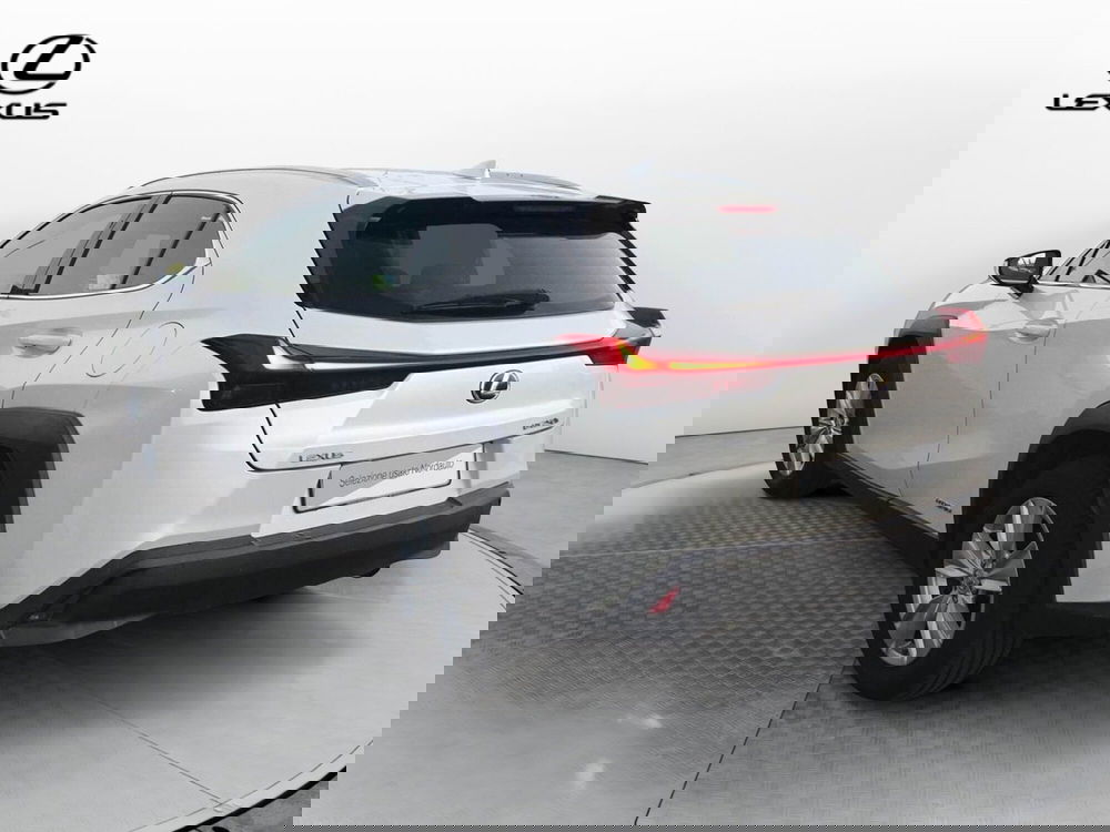 Lexus UX usata a Treviso (5)