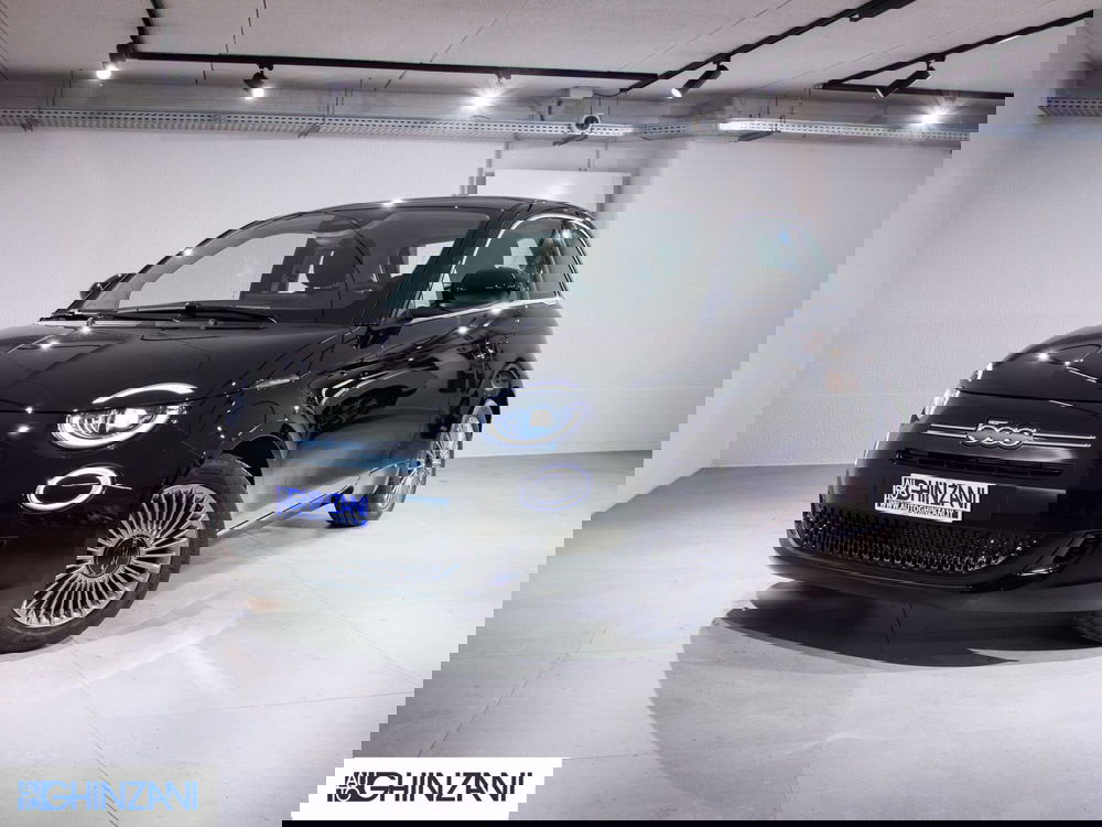 Fiat 500 nuova a Bergamo (2)