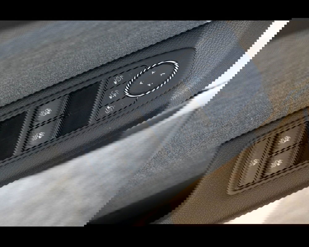 Renault Clio usata a Venezia (18)