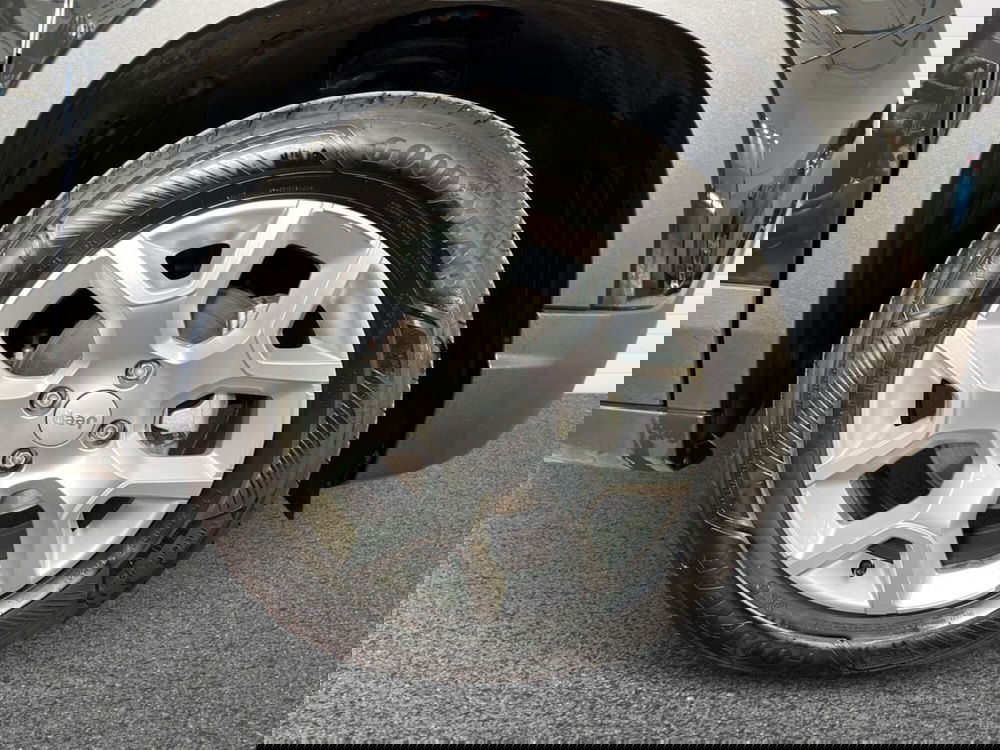 Jeep Avenger usata a Bari (6)