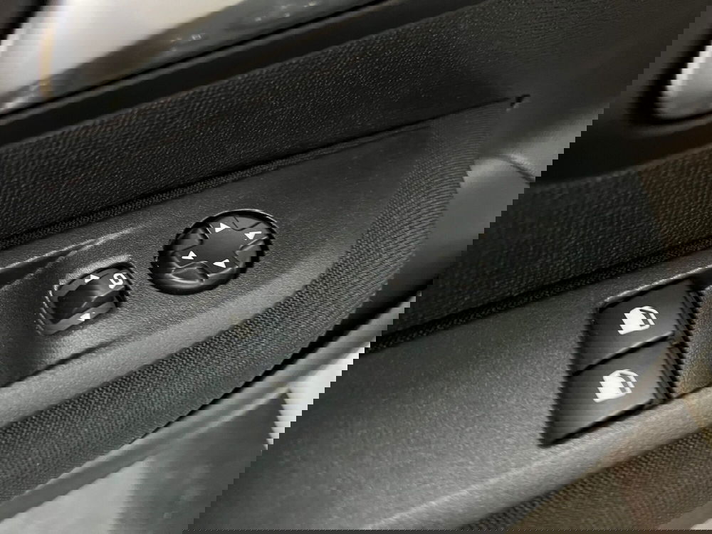 Peugeot 208 usata a Bari (12)