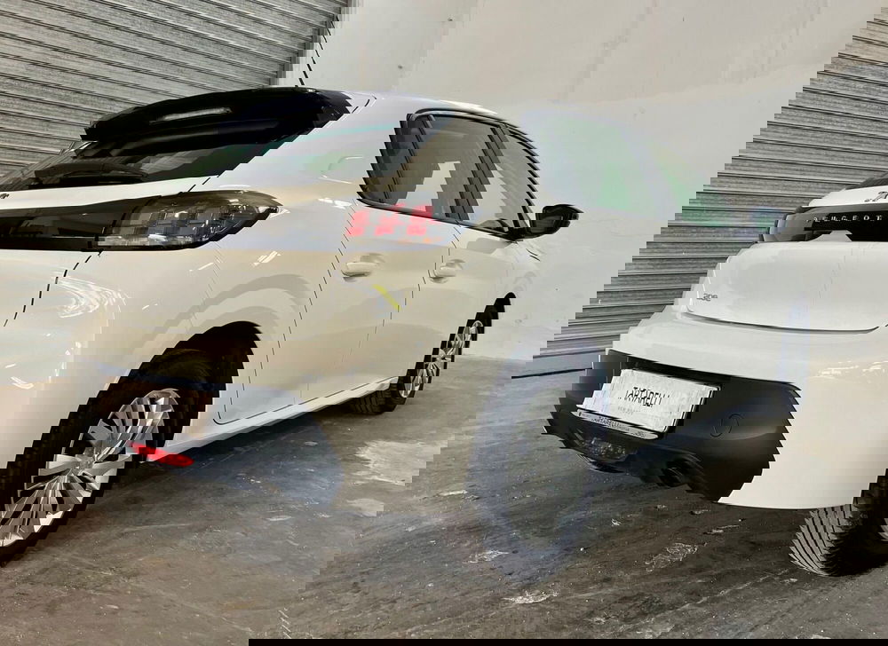 Peugeot 208 usata a Bari (9)