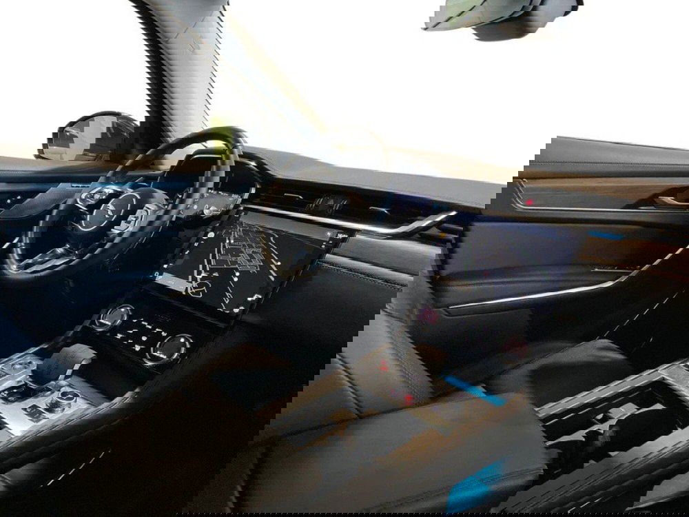 Jaguar F-Pace usata a Macerata (12)