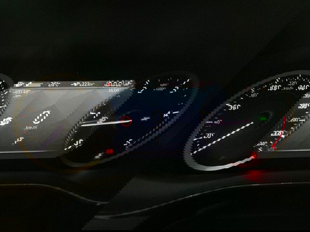 Jaguar F-Pace usata a Macerata (9)