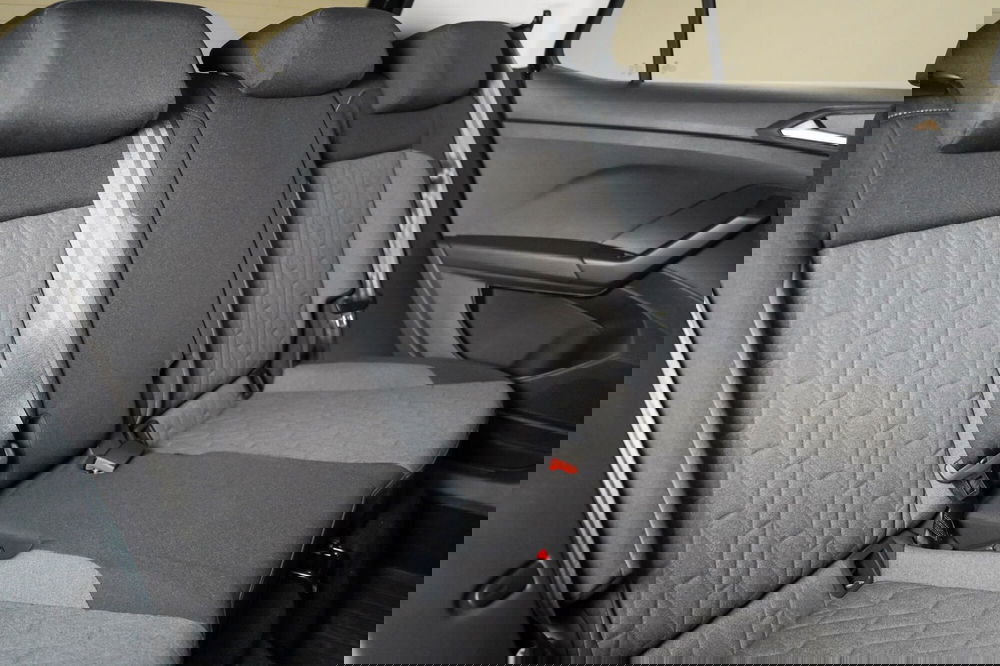 Volkswagen T-Cross usata a Varese (5)