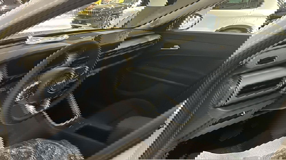 Jeep Avenger nuova a Benevento (10)