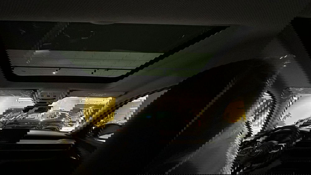 Jeep Avenger nuova a Benevento (13)