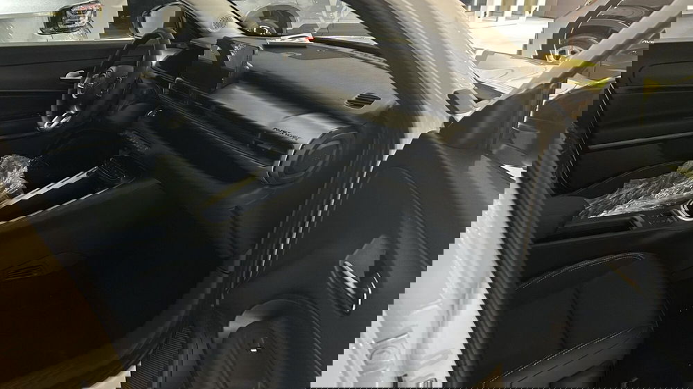 Jeep Avenger nuova a Benevento (14)