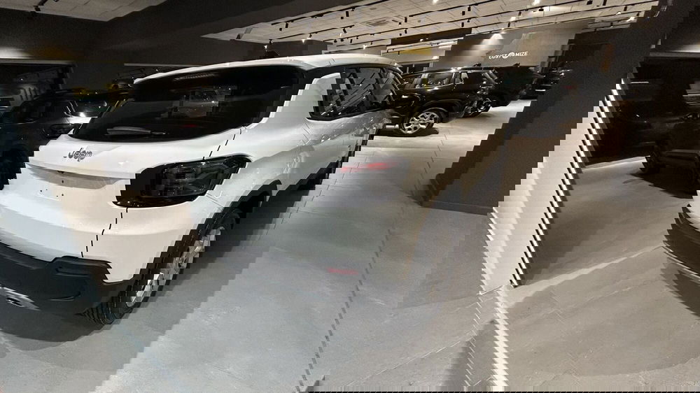 Jeep Avenger nuova a Benevento (5)