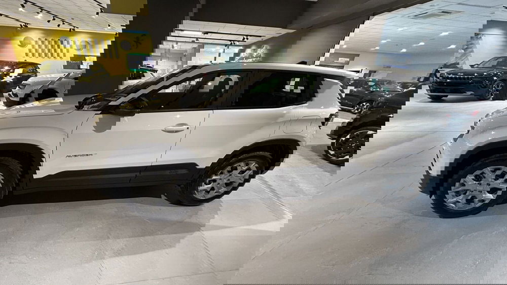 Jeep Avenger nuova a Benevento (9)