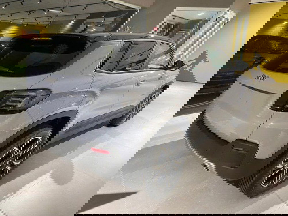 Jeep Avenger nuova a Benevento (13)