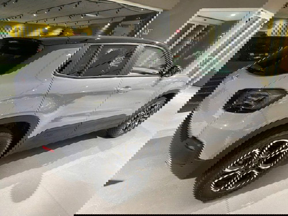 Jeep Avenger nuova a Benevento (14)