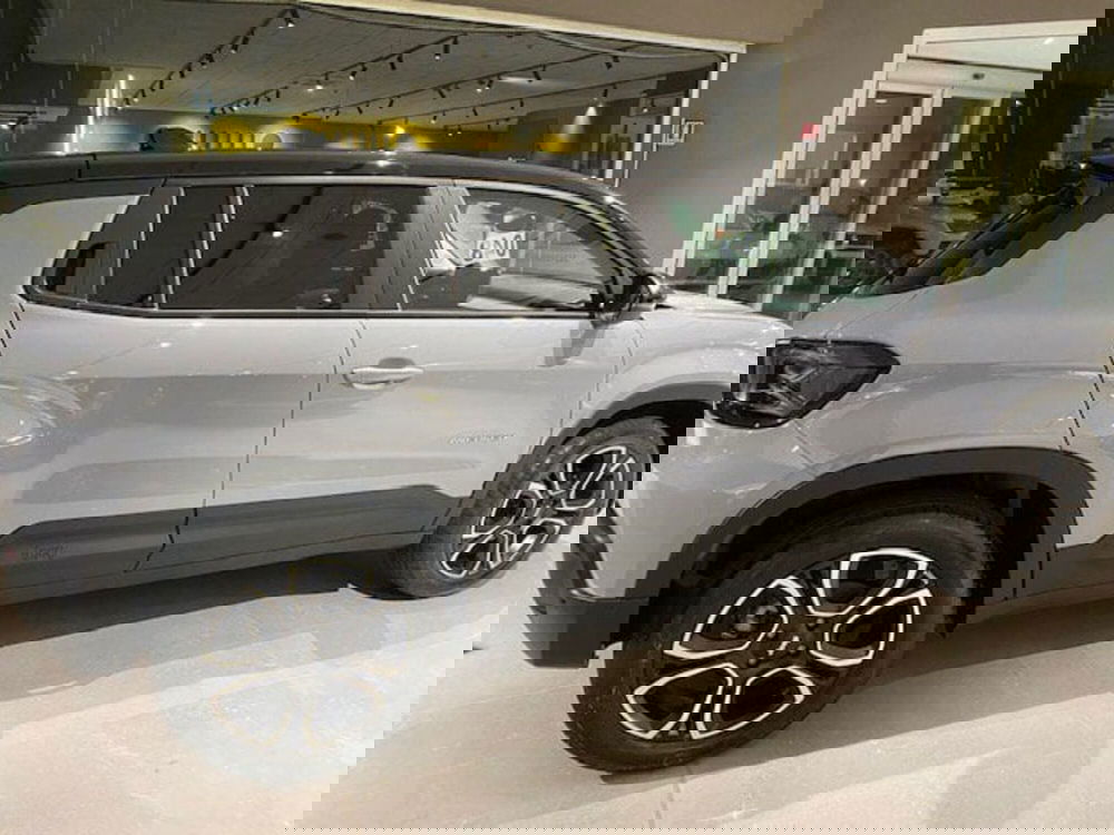 Jeep Avenger nuova a Benevento (15)