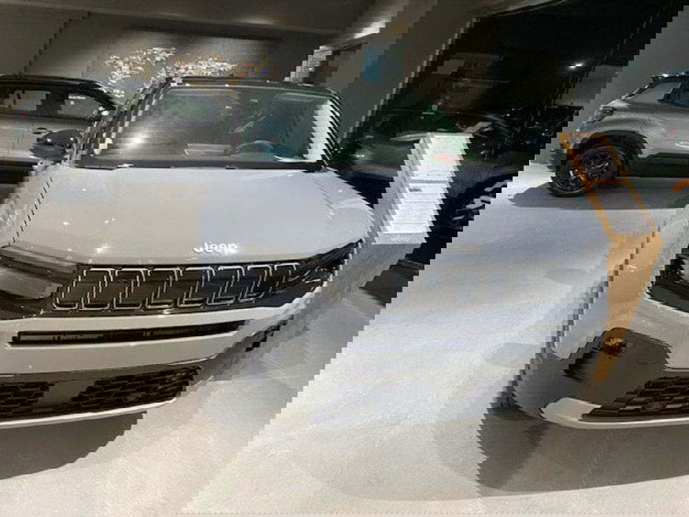 Jeep Avenger nuova a Benevento (4)