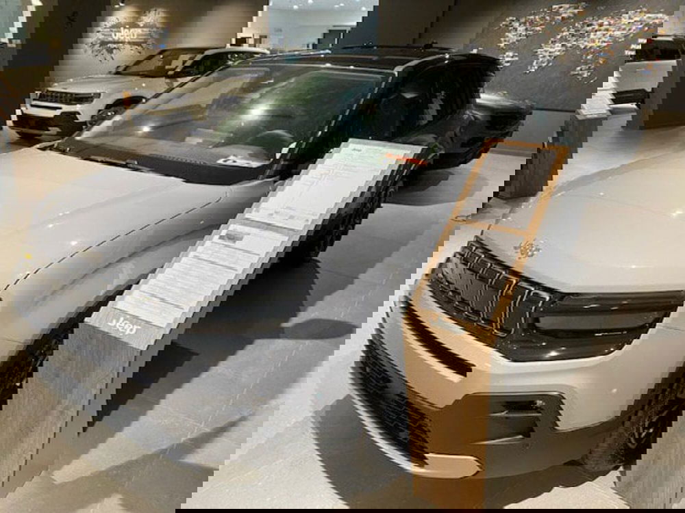 Jeep Avenger nuova a Benevento (8)