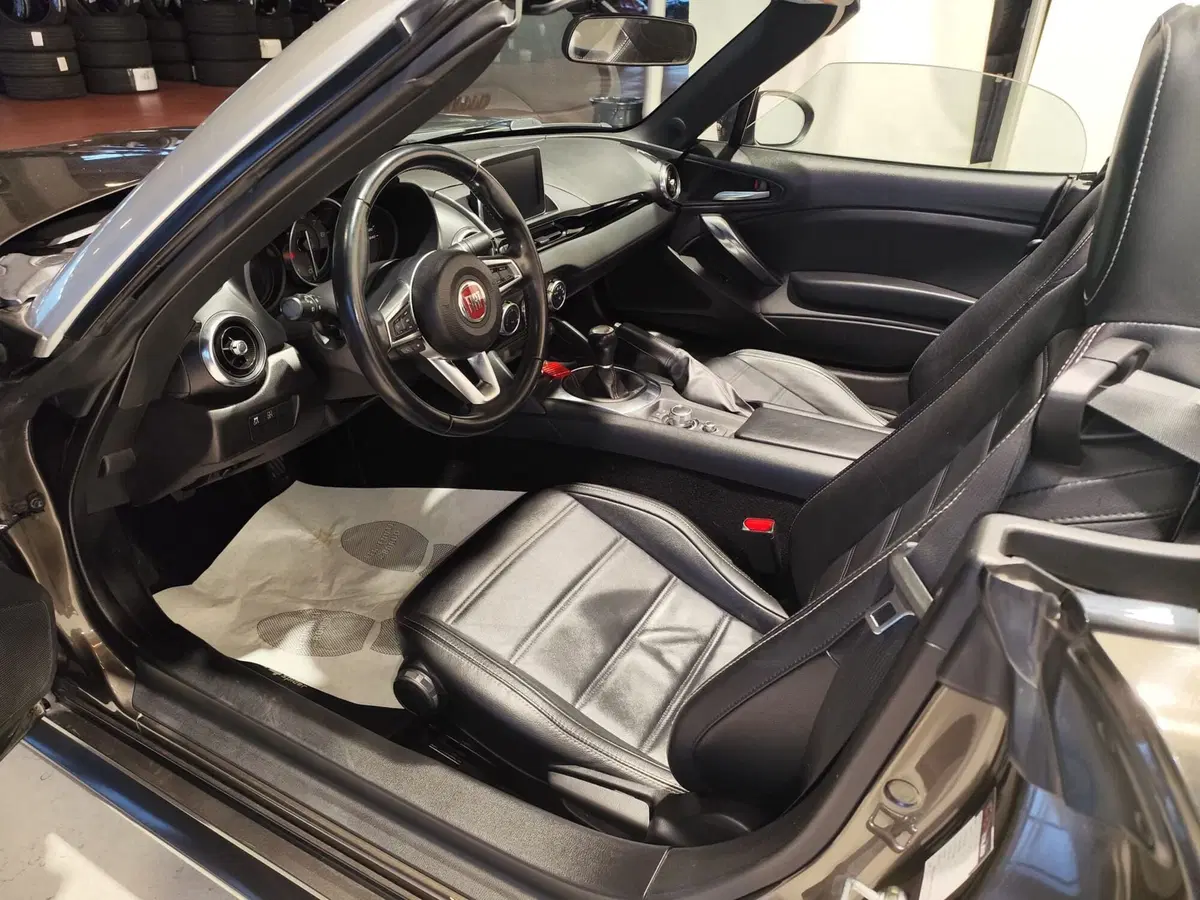 Fiat 124 spider usata a Milano (17)