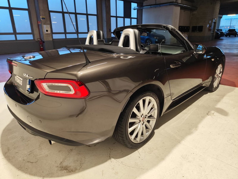 Fiat 124 spider usata a Milano (8)