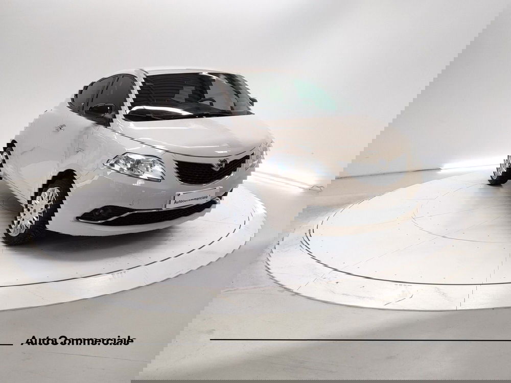 Lancia Ypsilon usata a Bologna