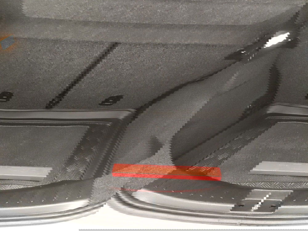 Lancia Ypsilon usata a Bologna (14)