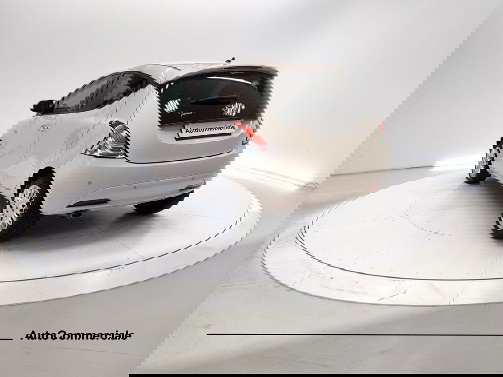 Lancia Ypsilon usata a Bologna (4)