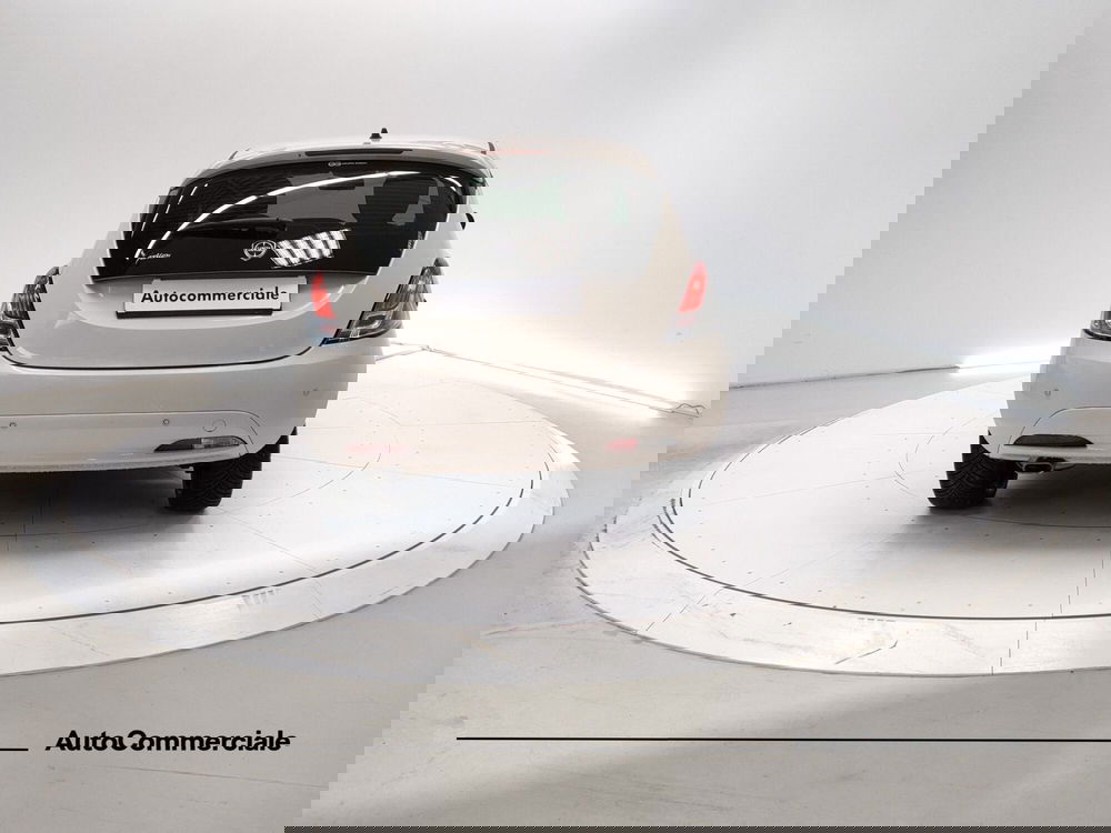 Lancia Ypsilon usata a Bologna (5)