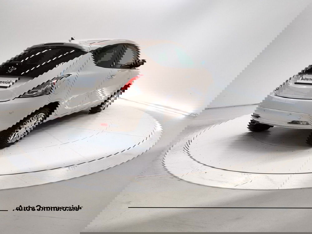 Lancia Ypsilon usata a Bologna (6)