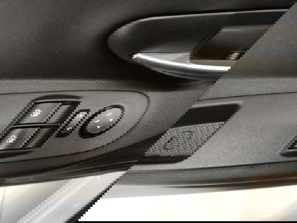 Lancia Ypsilon usata a Bologna (9)