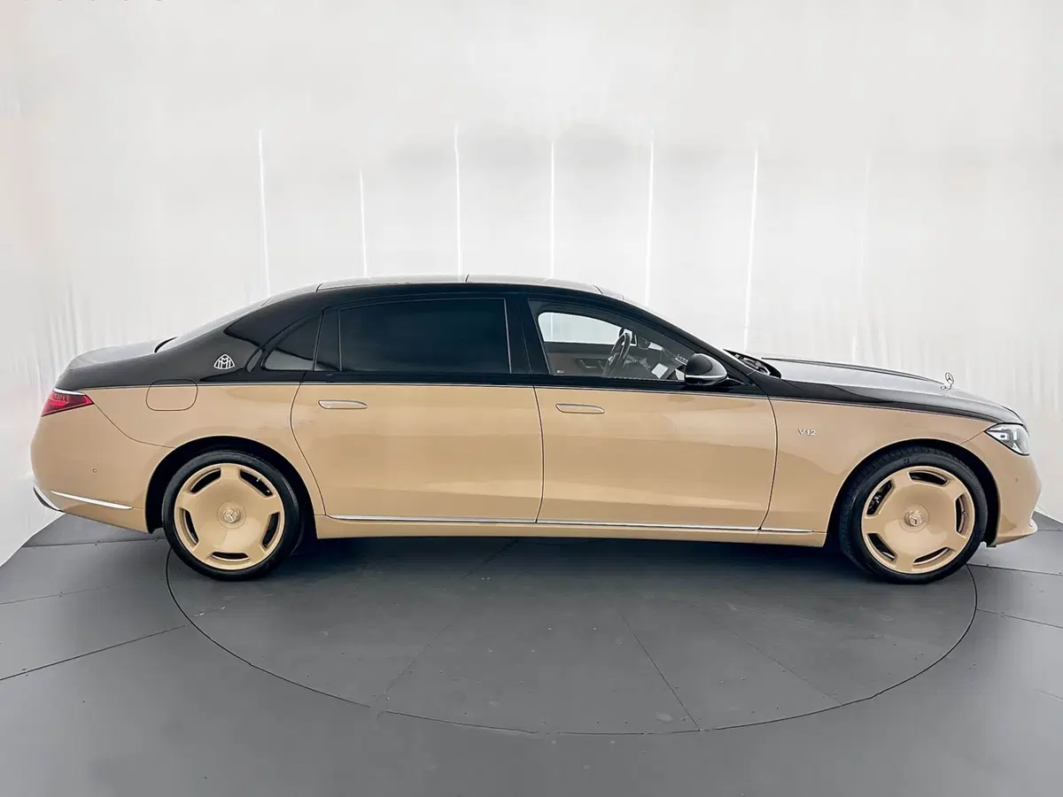 Mercedes-Benz Maybach S usata a Milano (4)