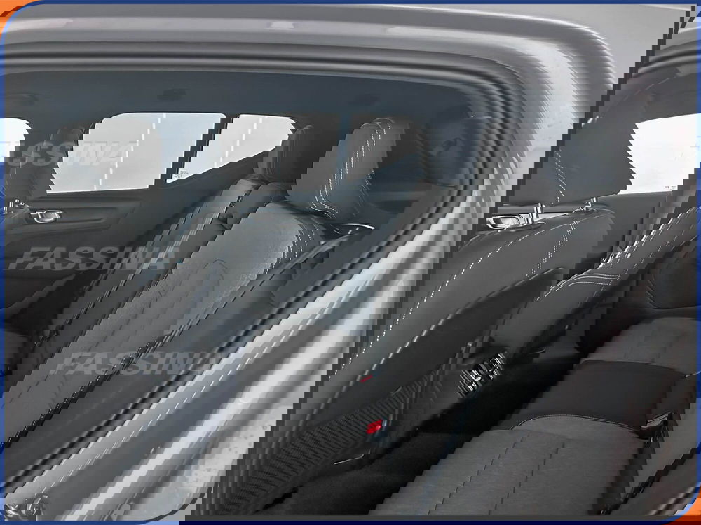 Volvo XC40 nuova a Milano (10)