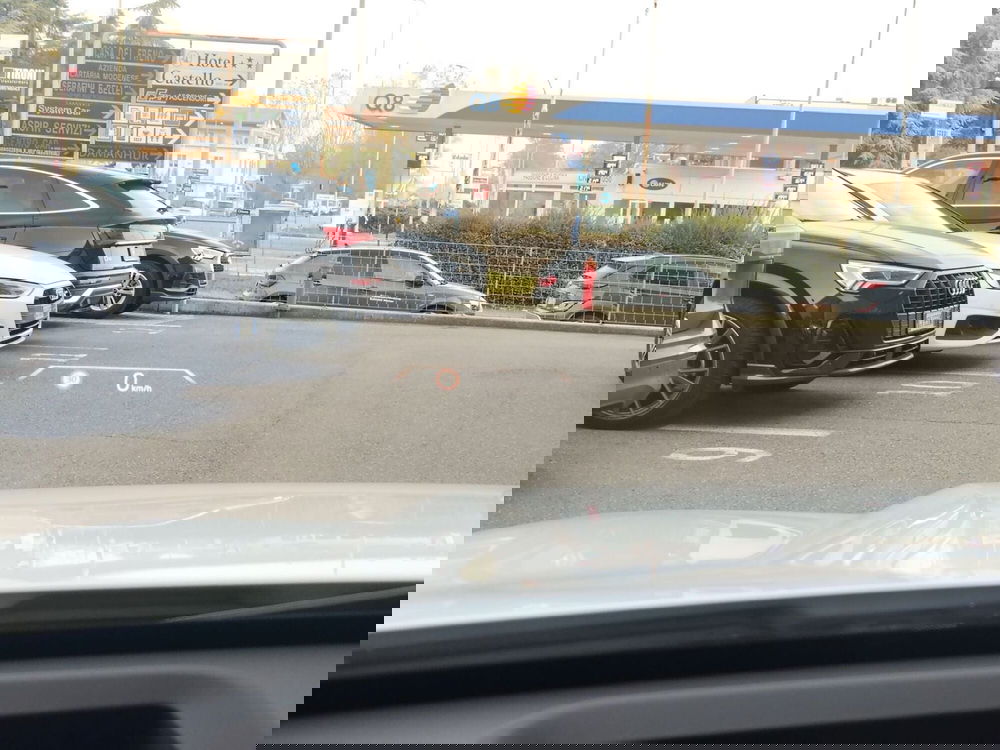 BMW iX1 usata a Modena (13)