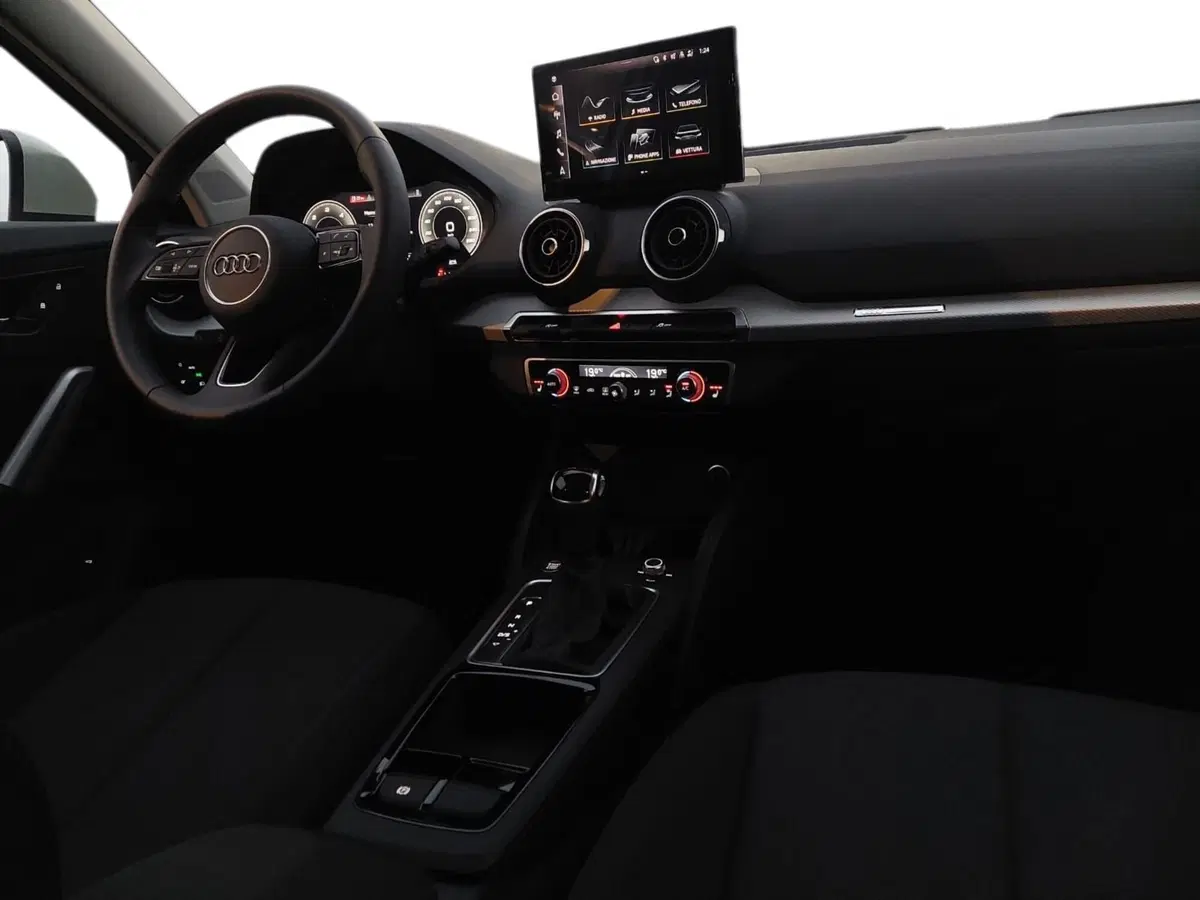 Audi Q2 usata a Bari (4)