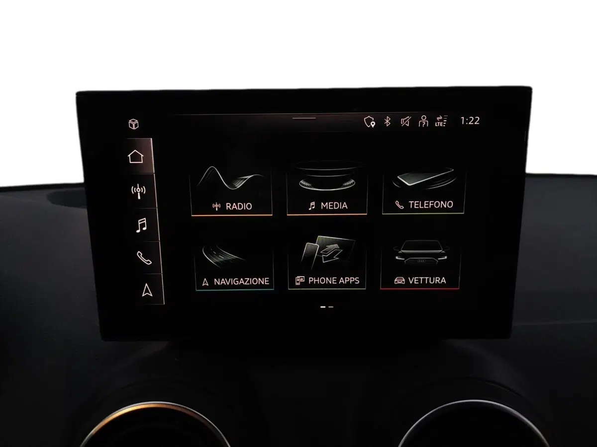 Audi Q2 usata a Bari (6)