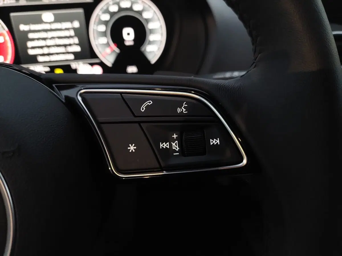 Audi Q2 usata a Bari (7)
