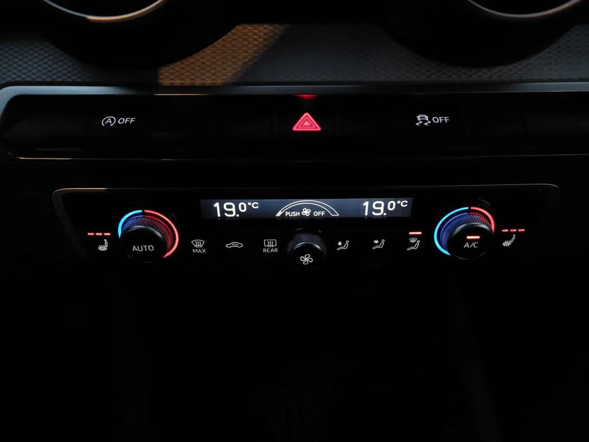 Audi Q2 usata a Bari (8)