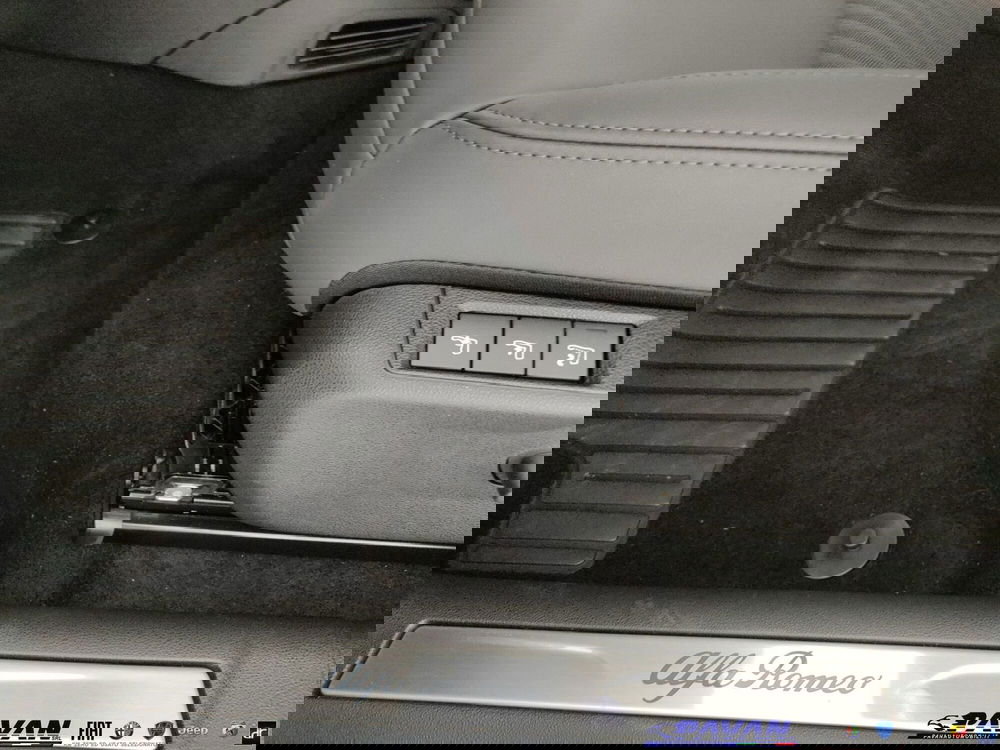 Alfa Romeo Junior nuova a Padova (11)