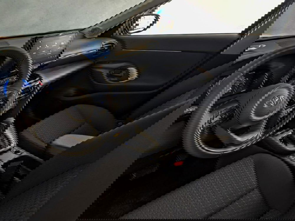 Toyota Yaris Cross nuova a Padova (5)