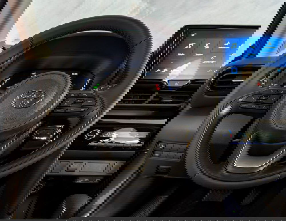 Toyota Yaris Cross nuova a Padova (6)