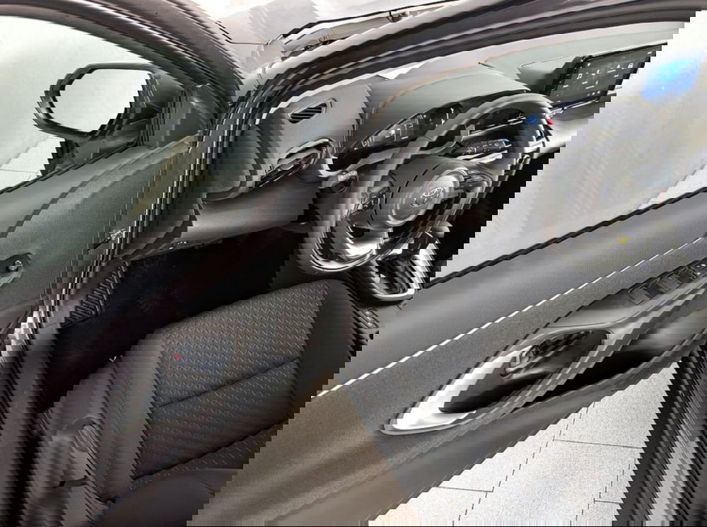 Toyota Yaris Cross nuova a Padova (9)