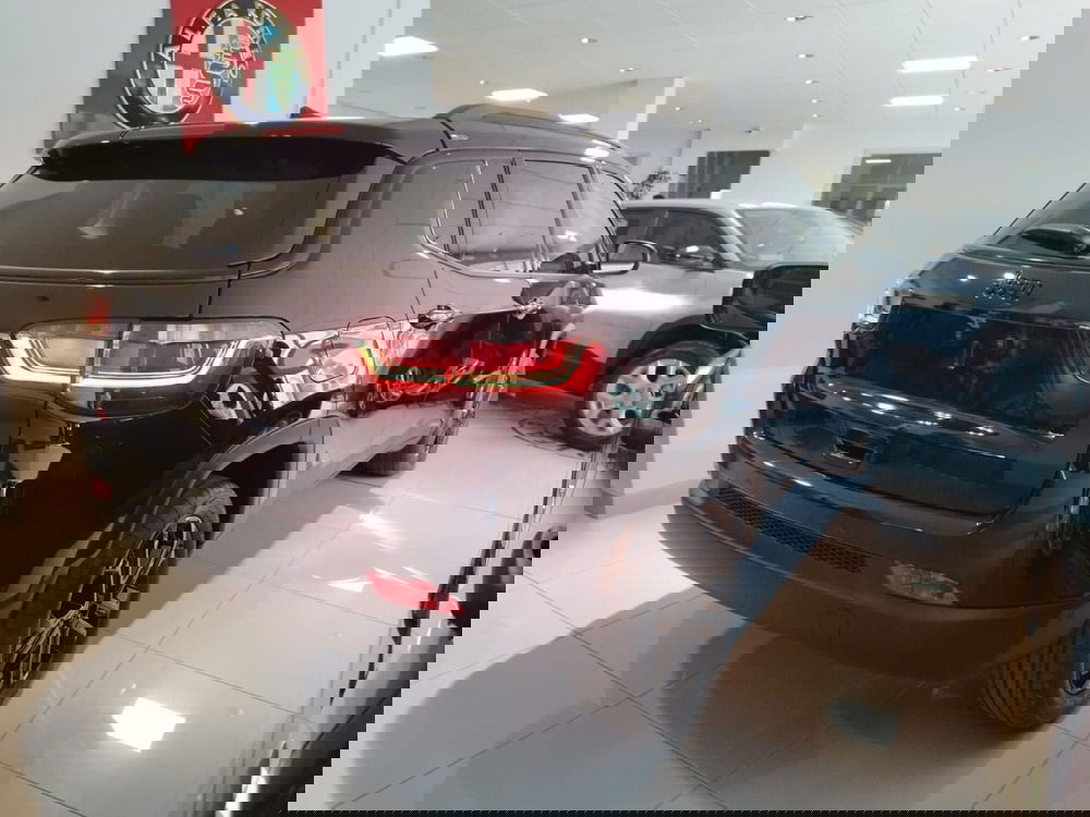 Jeep Compass nuova a Arezzo (4)