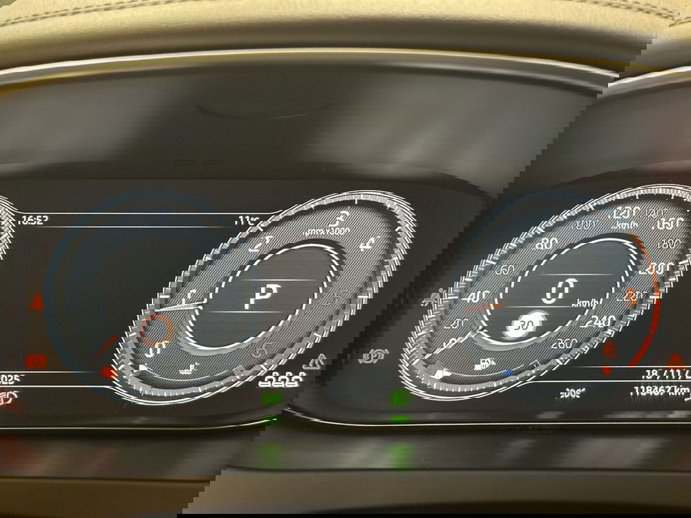 Jaguar E-Pace usata a Lodi (10)