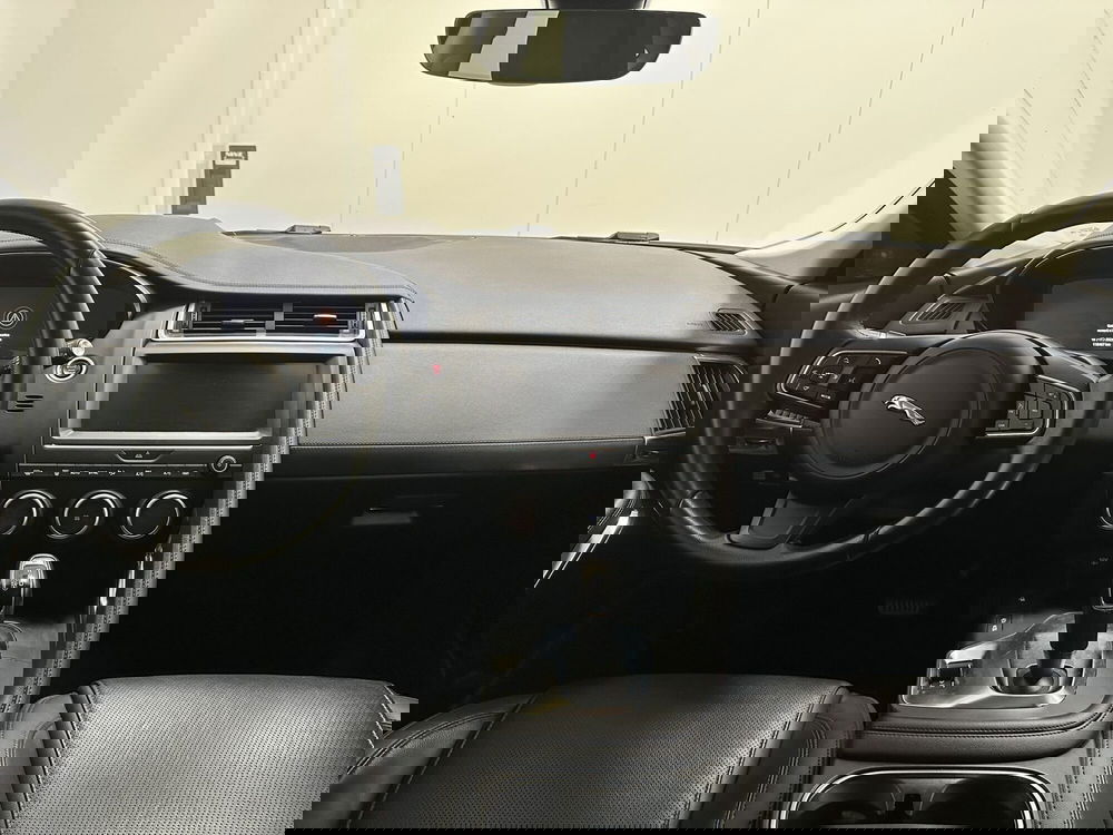 Jaguar E-Pace usata a Lodi (4)